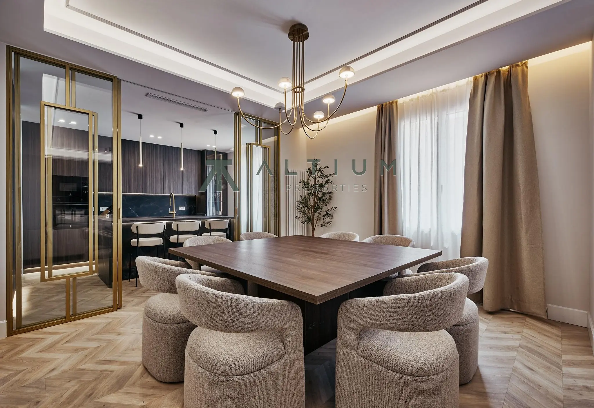 Interior en Lista — Amplitud interior y confort privado en Lista (8 de 30)