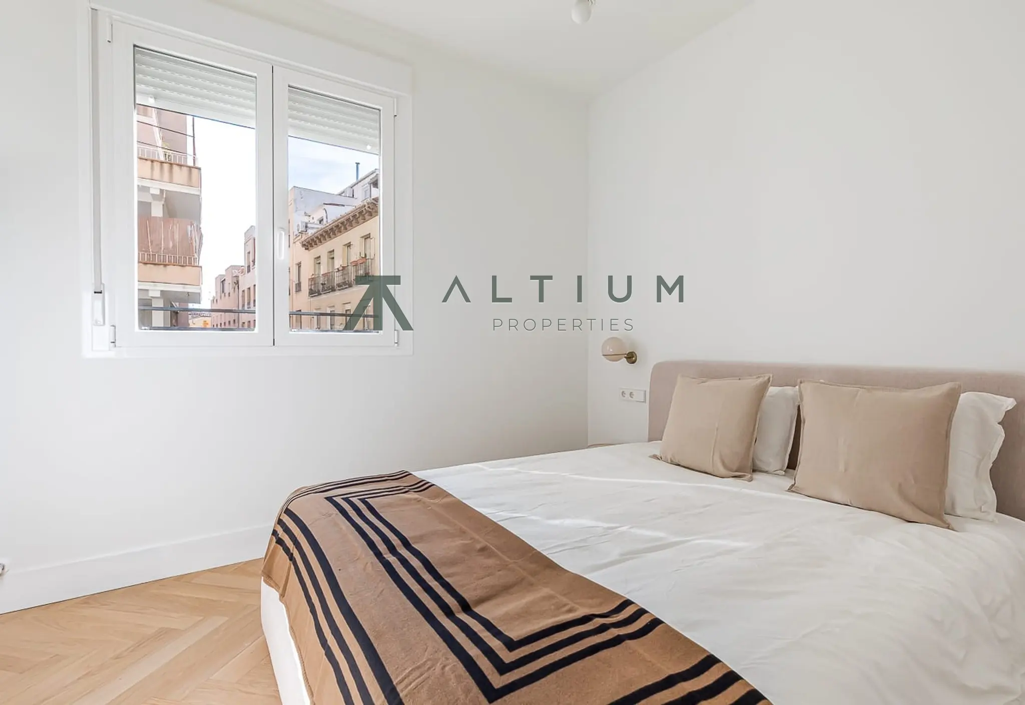 Interior en Malasaña — Amplitud y vida cultural en Universidad (23 de 49)