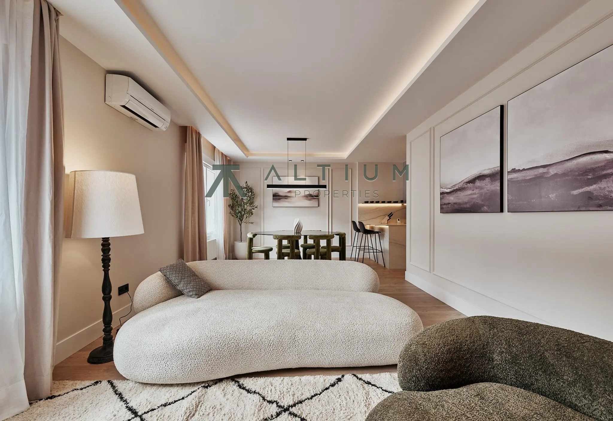 Tres suites en una casa pensada hacia dentro