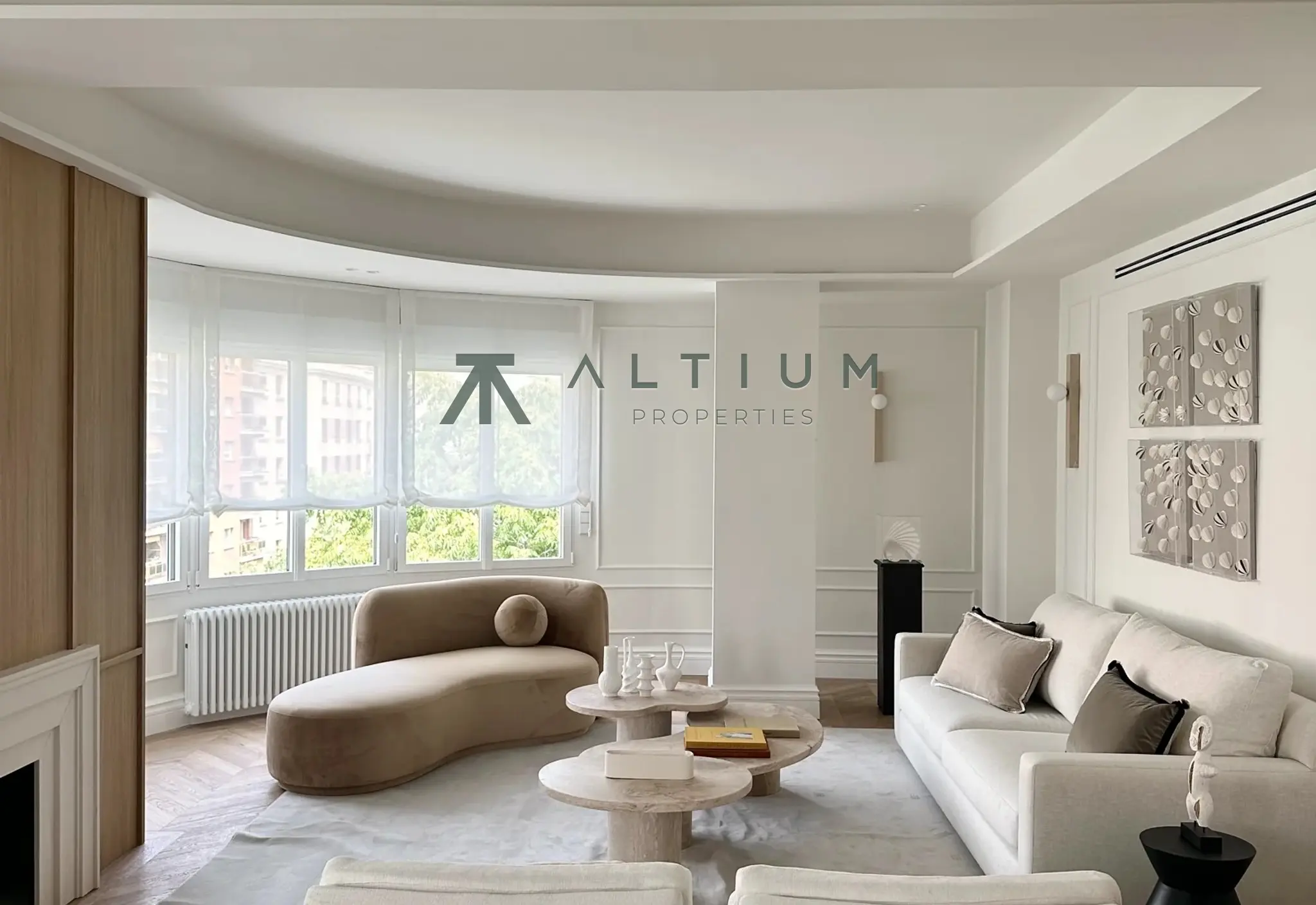 Una quinta planta exterior con vistas despejadas en Lista