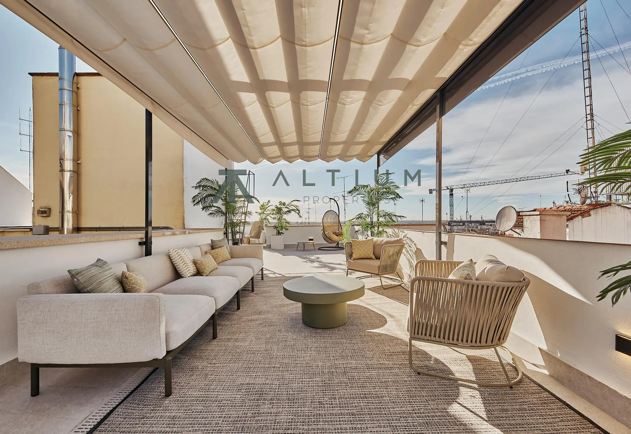 Interior en Palacio — Ático con terraza privada en el centro de Madrid (41 de 44)