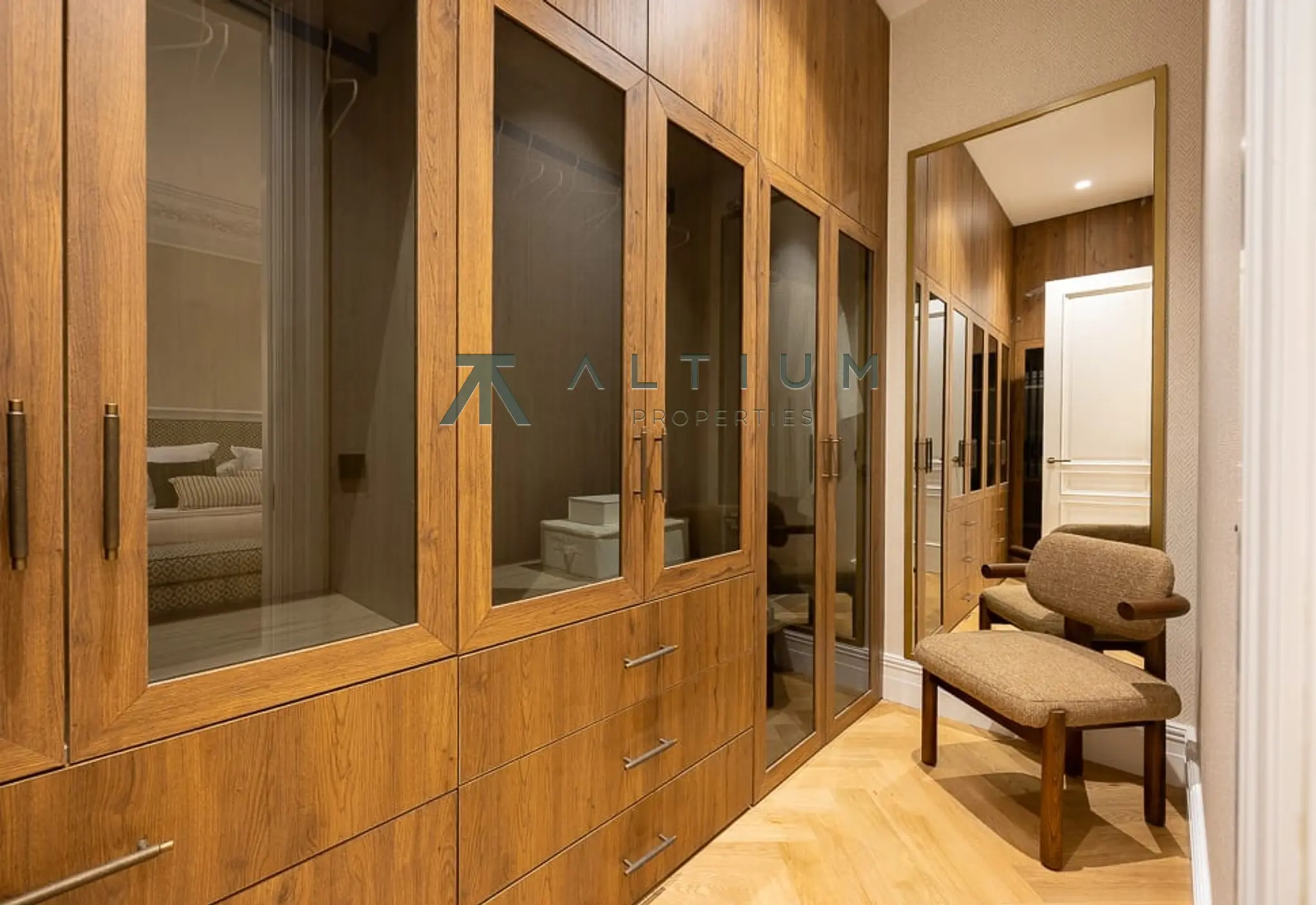 Cuatro suites y una escala residencial excepcional en Recoletos