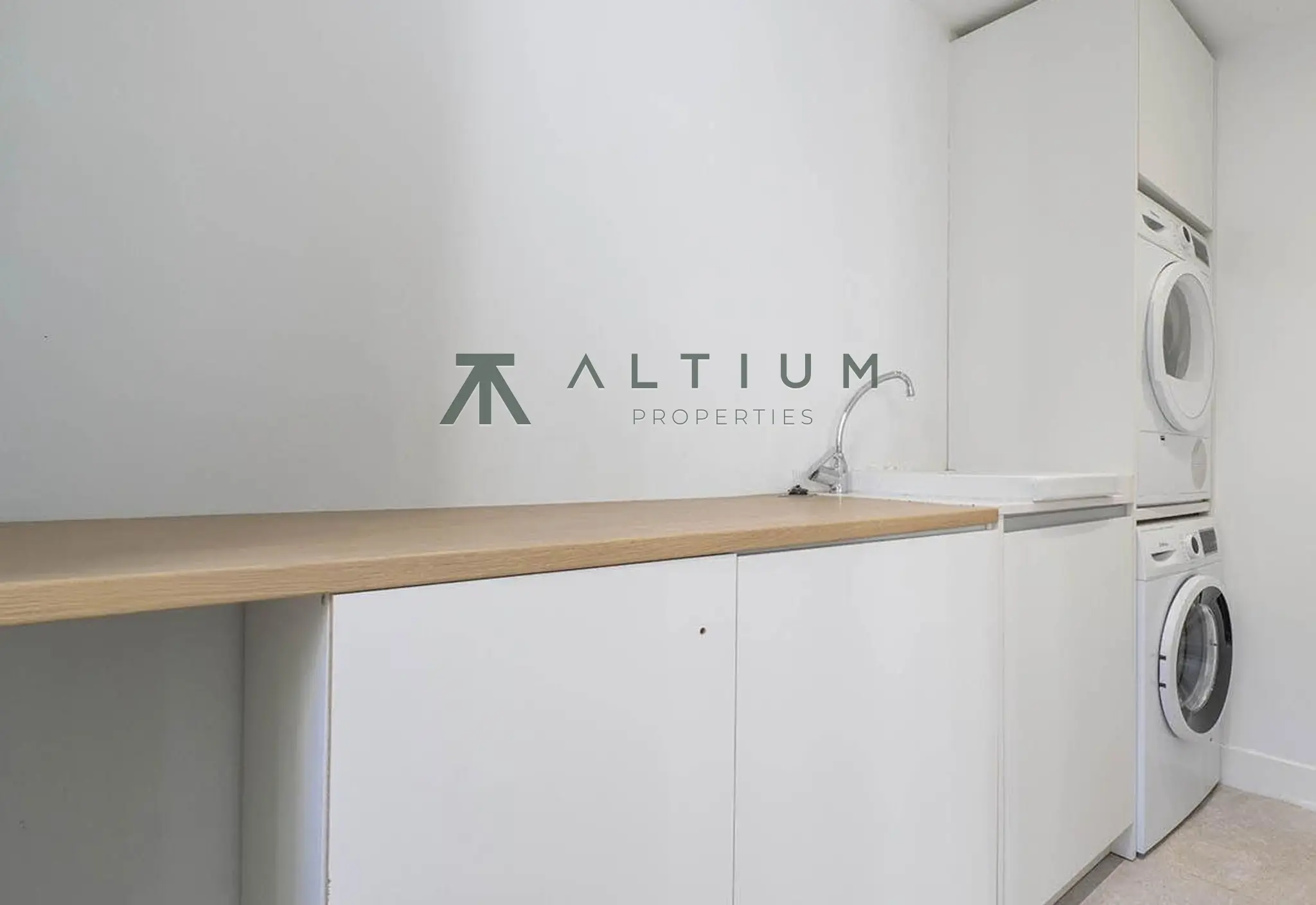 195 m², tres balcones y mucha luz en Goya