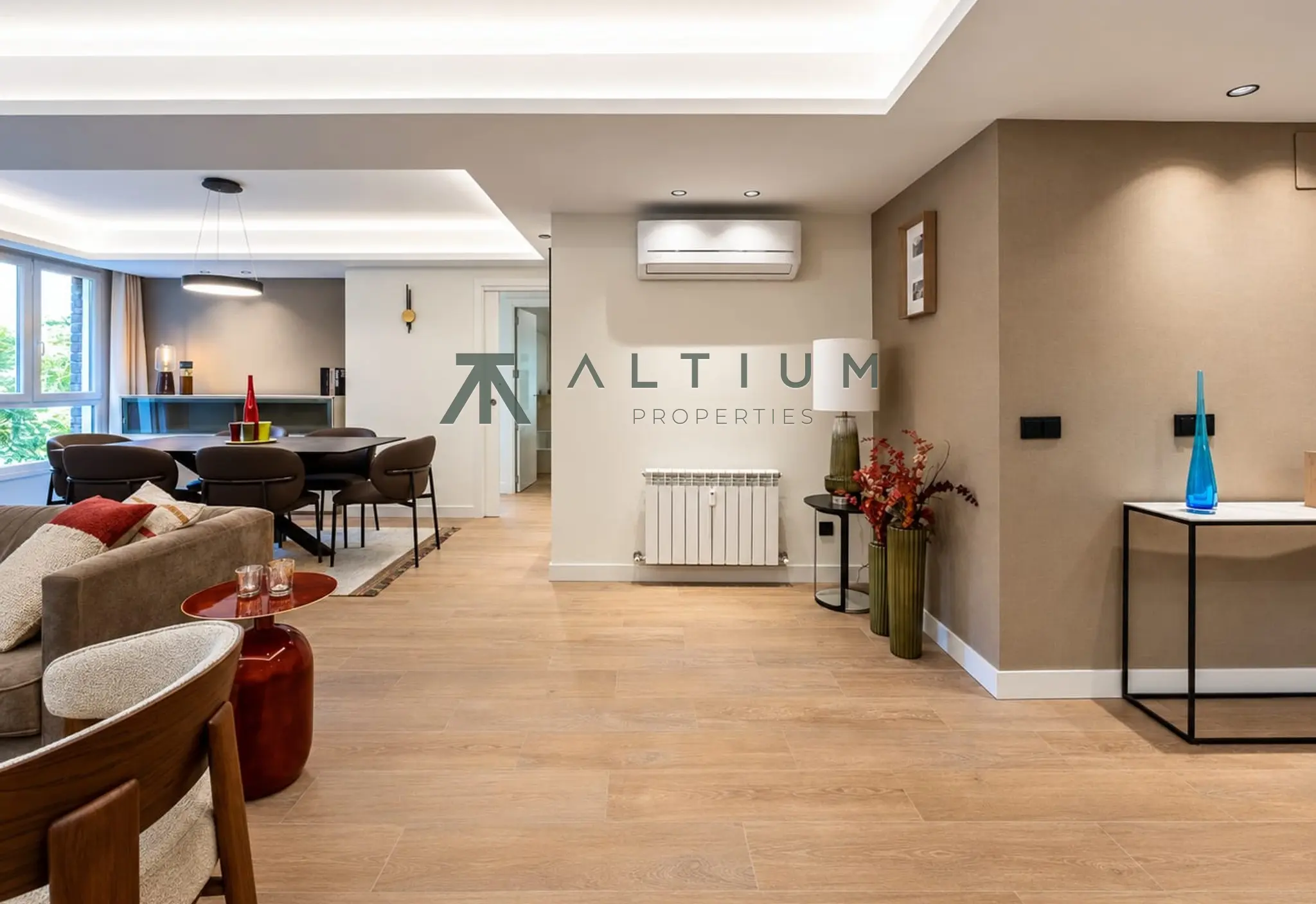 A fully exterior-facing home with a terrace in Goya