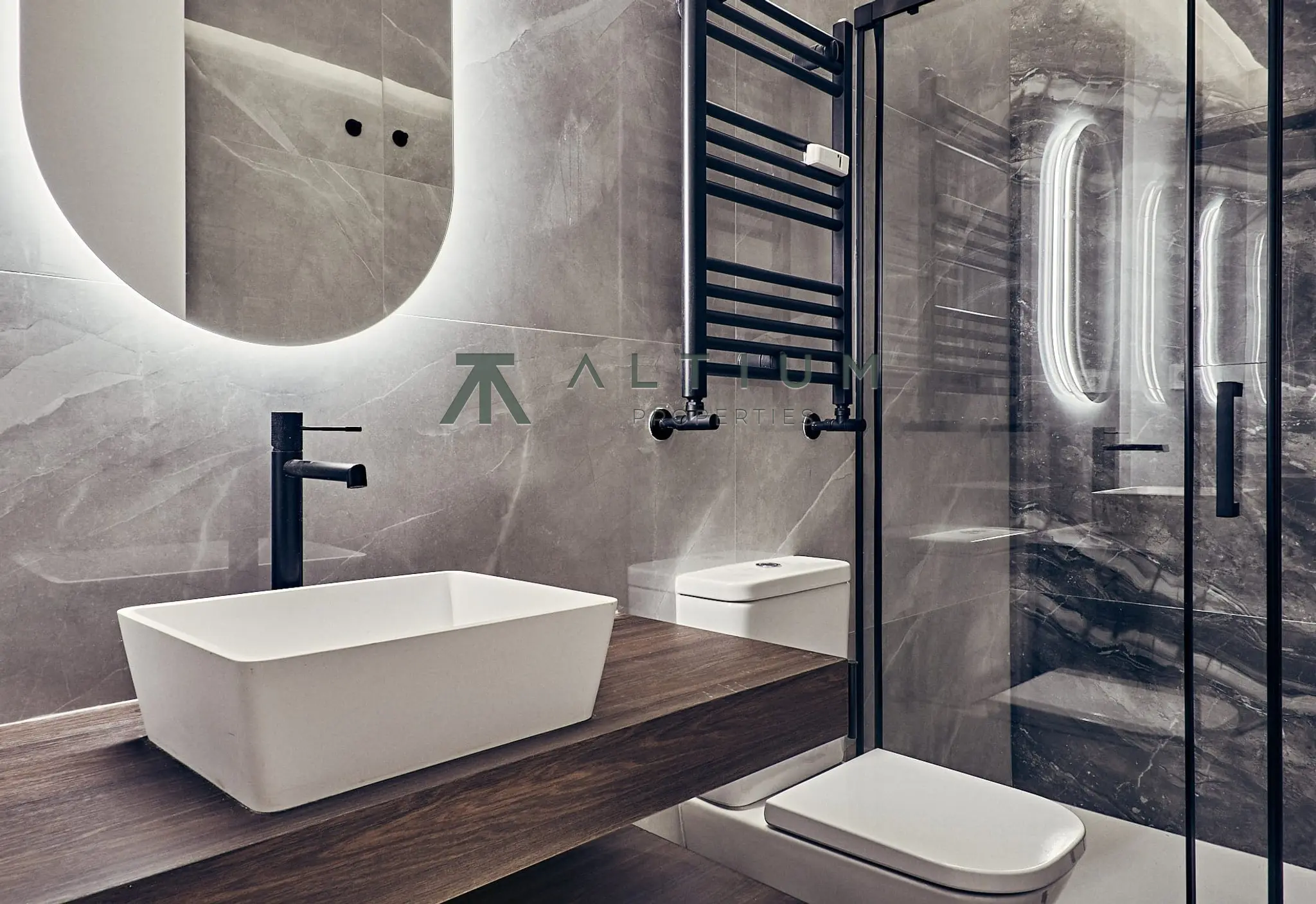216 m², luz suroeste y cuatro dormitorios en Goya