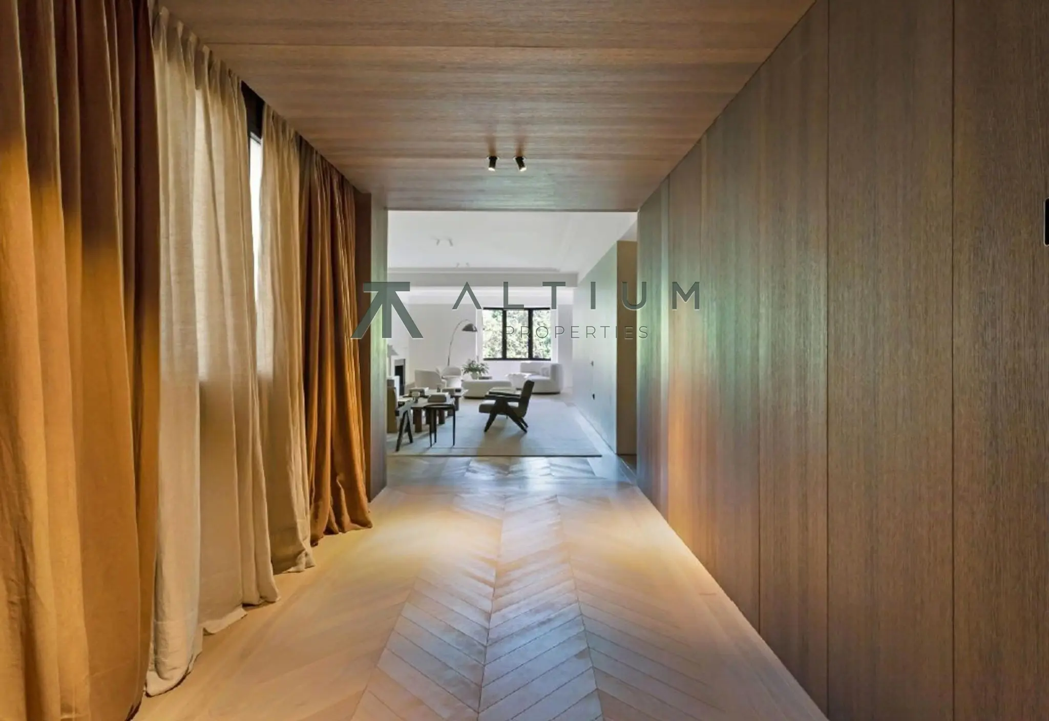 Interior en Jerónimos — Residencia de 381 m² junto al Retiro con escala señorial (9 de 11)