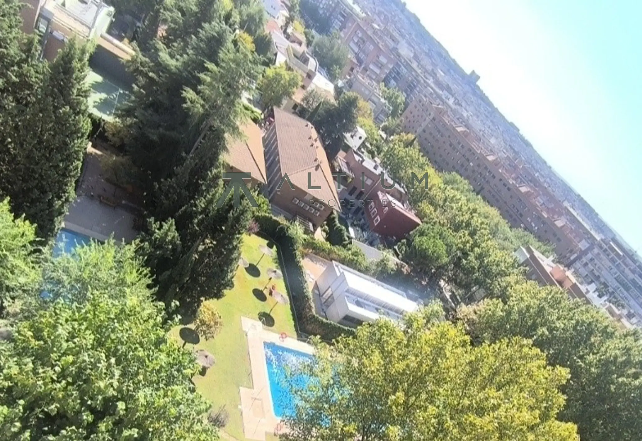 Octava planta, terraza y vistas al skyline en Niño Jesús