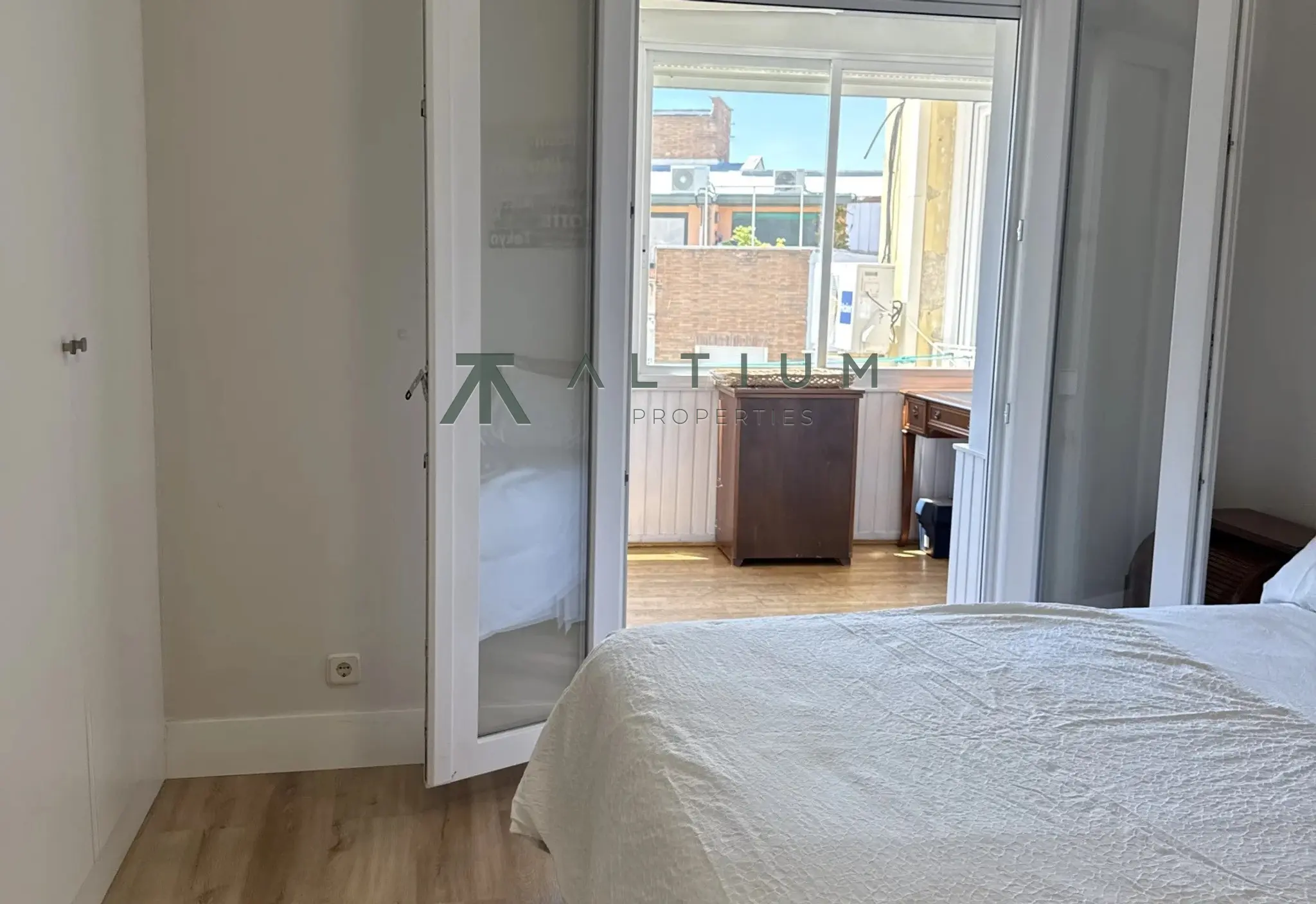 Cuatro balcones y 302 m² sobre los tejados de Chamberí