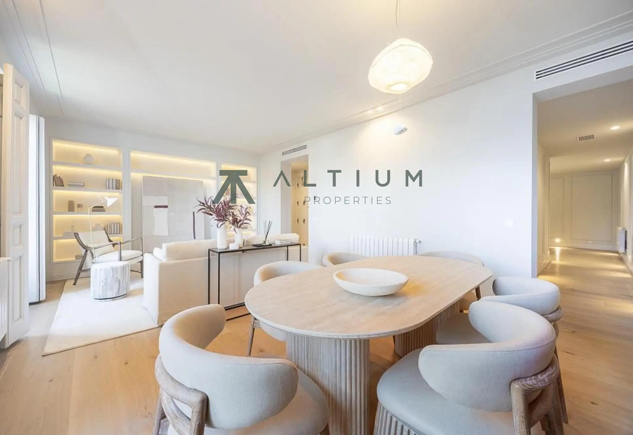 Piso en venta en Justicia — Balcones exteriores y luz natural en Justicia