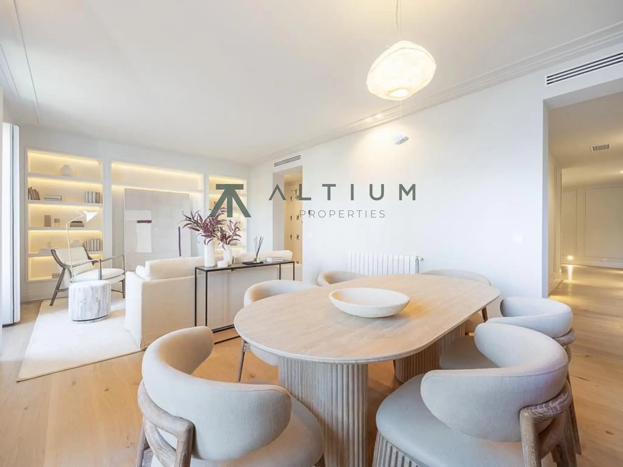 Piso en venta en Justicia — Balcones exteriores y luz natural en Justicia