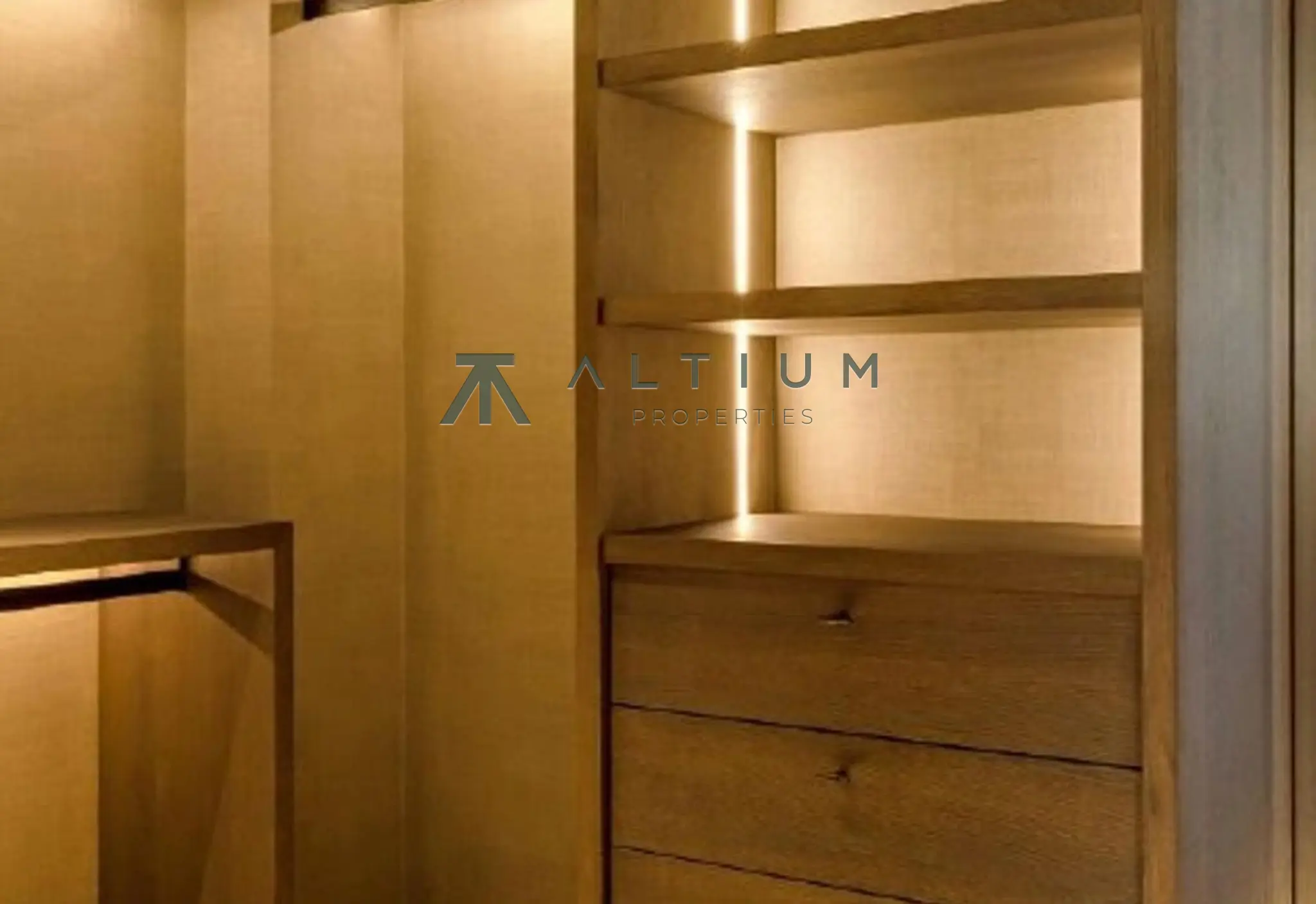 Interior en Jerónimos — Residencia de 381 m² junto al Retiro con escala señorial (10 de 11)