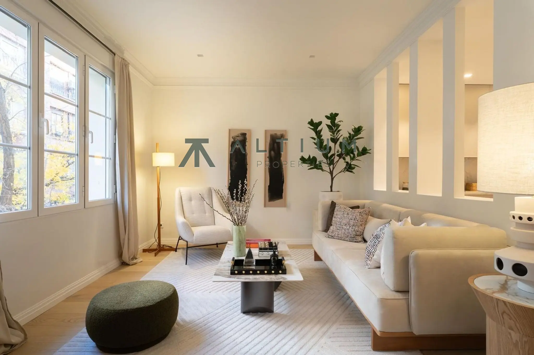 Piso de 2 dormitorios y 113 m2 en Chamberí - Almagro en venta — Reforma cálida y elegancia discreta en Almagro