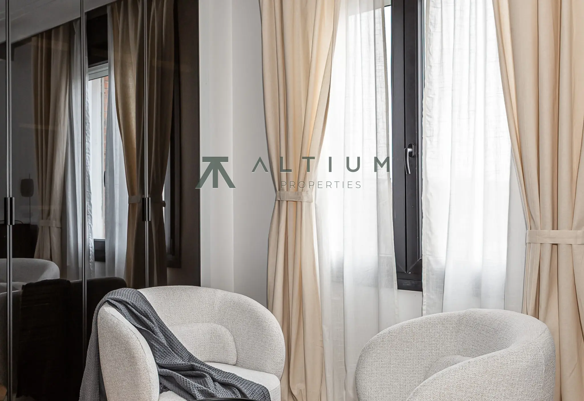 A 77 sqm living area within a grand Castellana residence