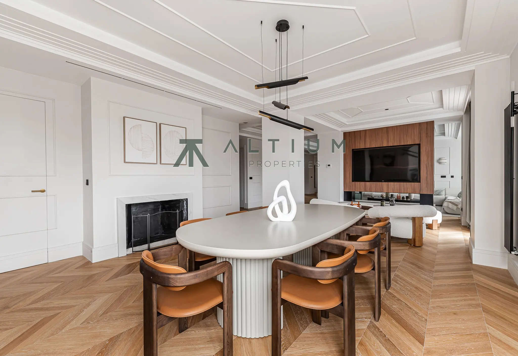 A 77 sqm living area within a grand Castellana residence
