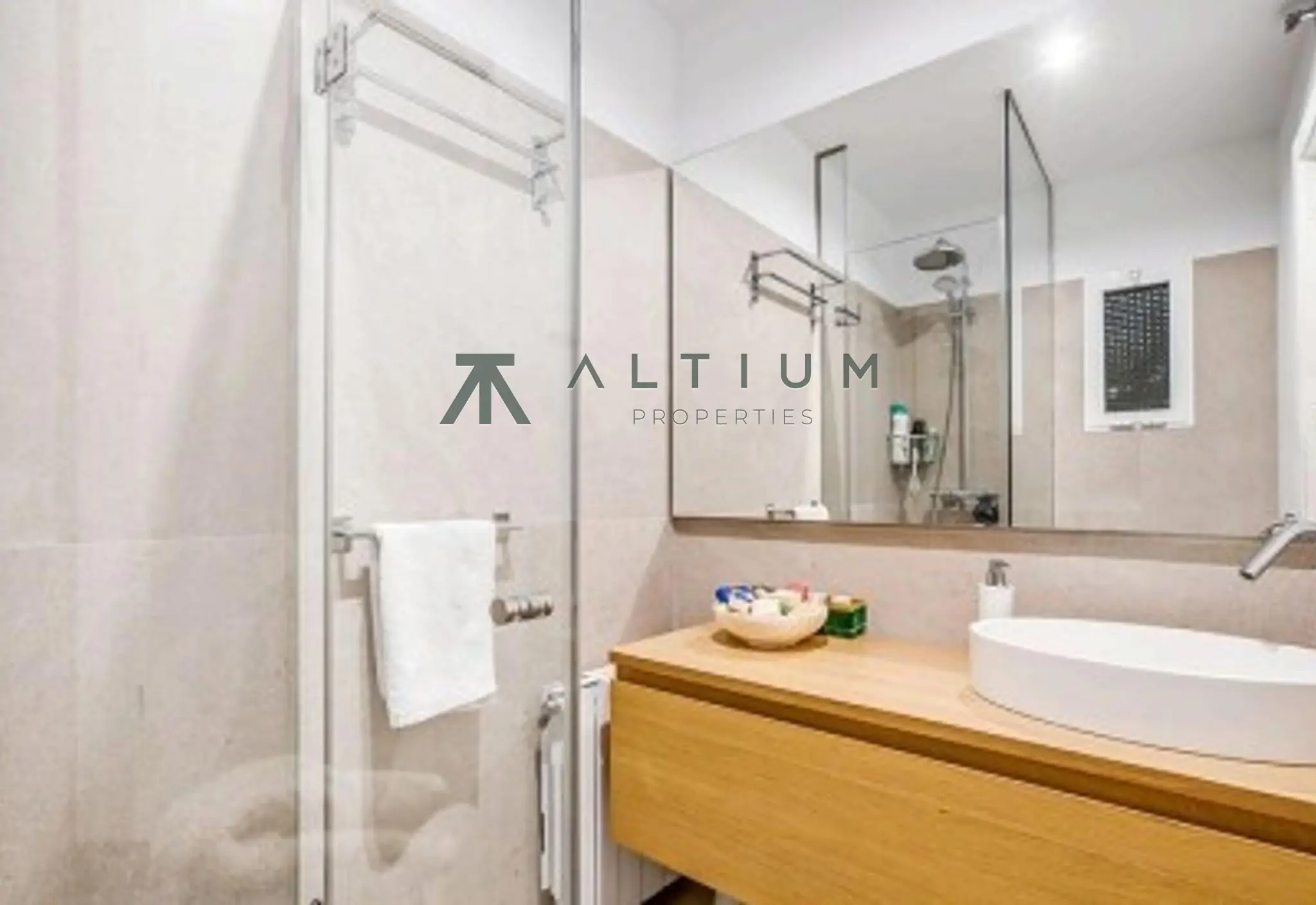 Interior en Almagro — Calma residencial y diseño contemporáneo en Chamberí (17 de 18)