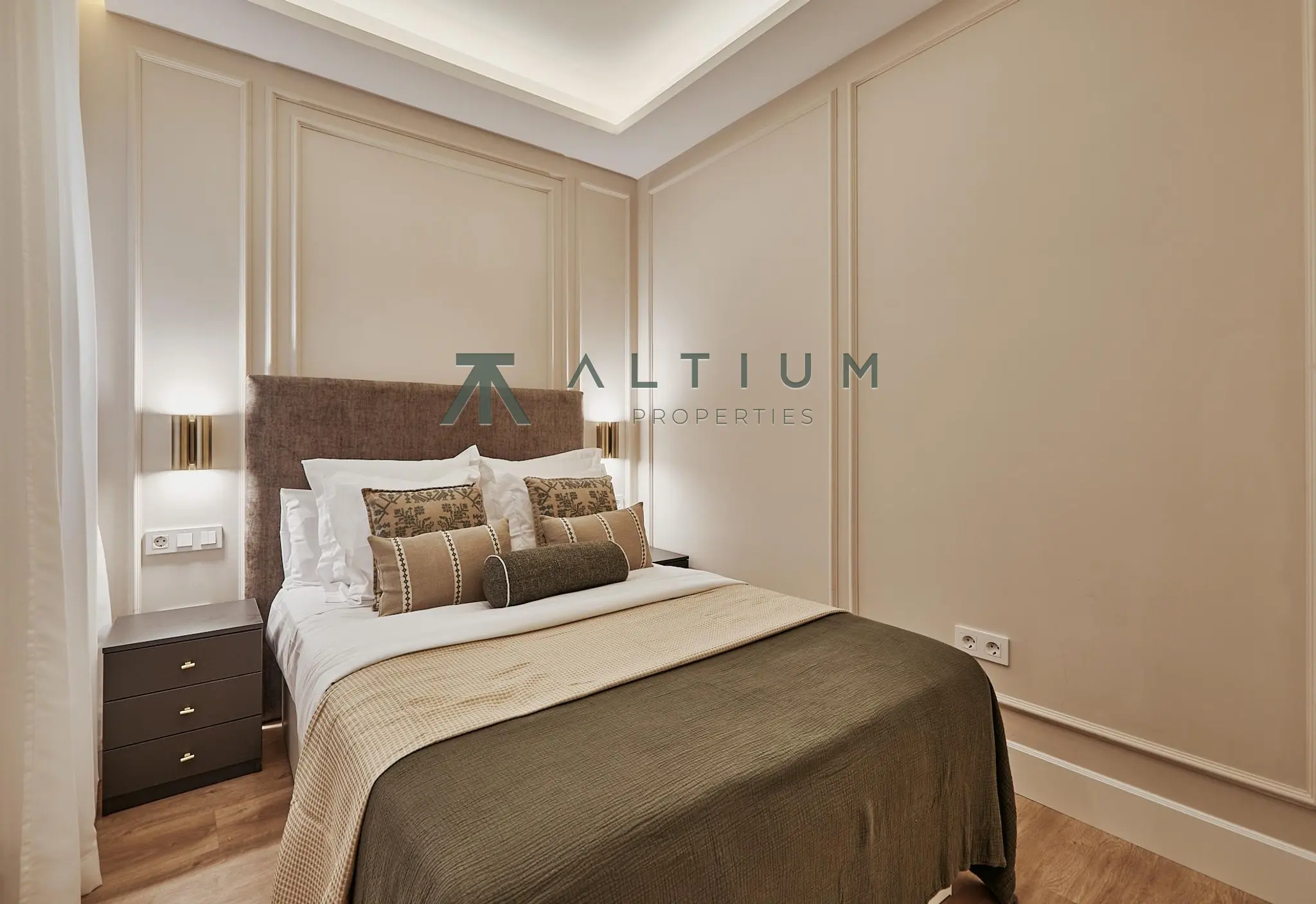 Interior en Palacio — Ático con terraza privada en el centro de Madrid (11 de 44)