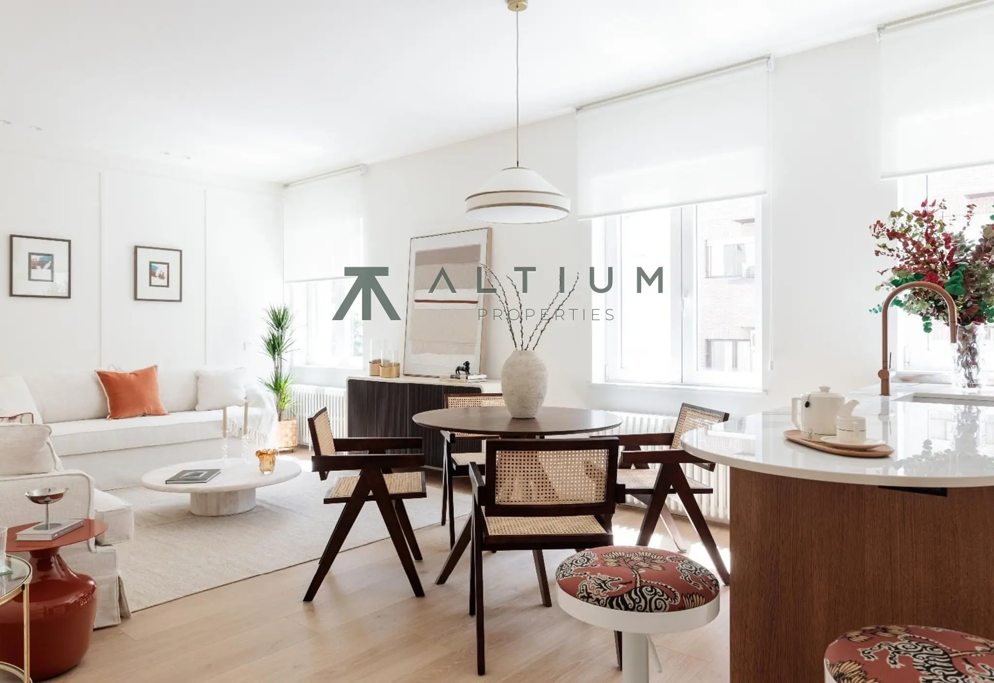 Piso de 2 dormitorios y 116 m2 en Barrio de Salamanca - Lista en venta — Calidez contemporánea en una finca clásica de Lista