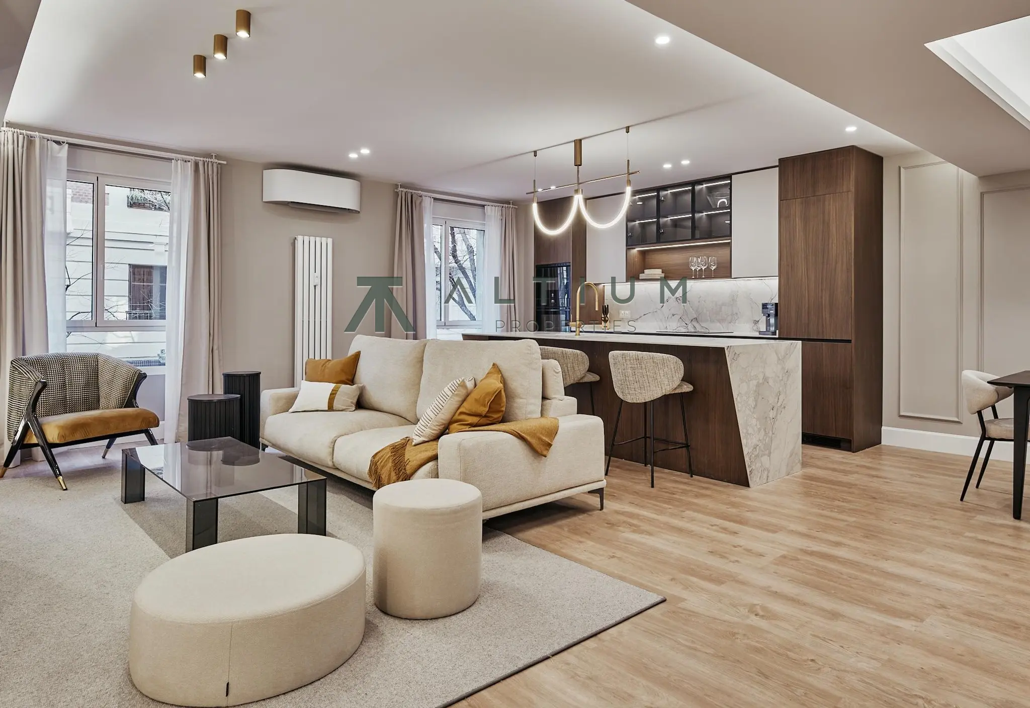 Piso de 2 dormitorios y 132 m2 en Barrio de Salamanca - Castellana en venta — Residencia moderna en una finca clásica de Lista