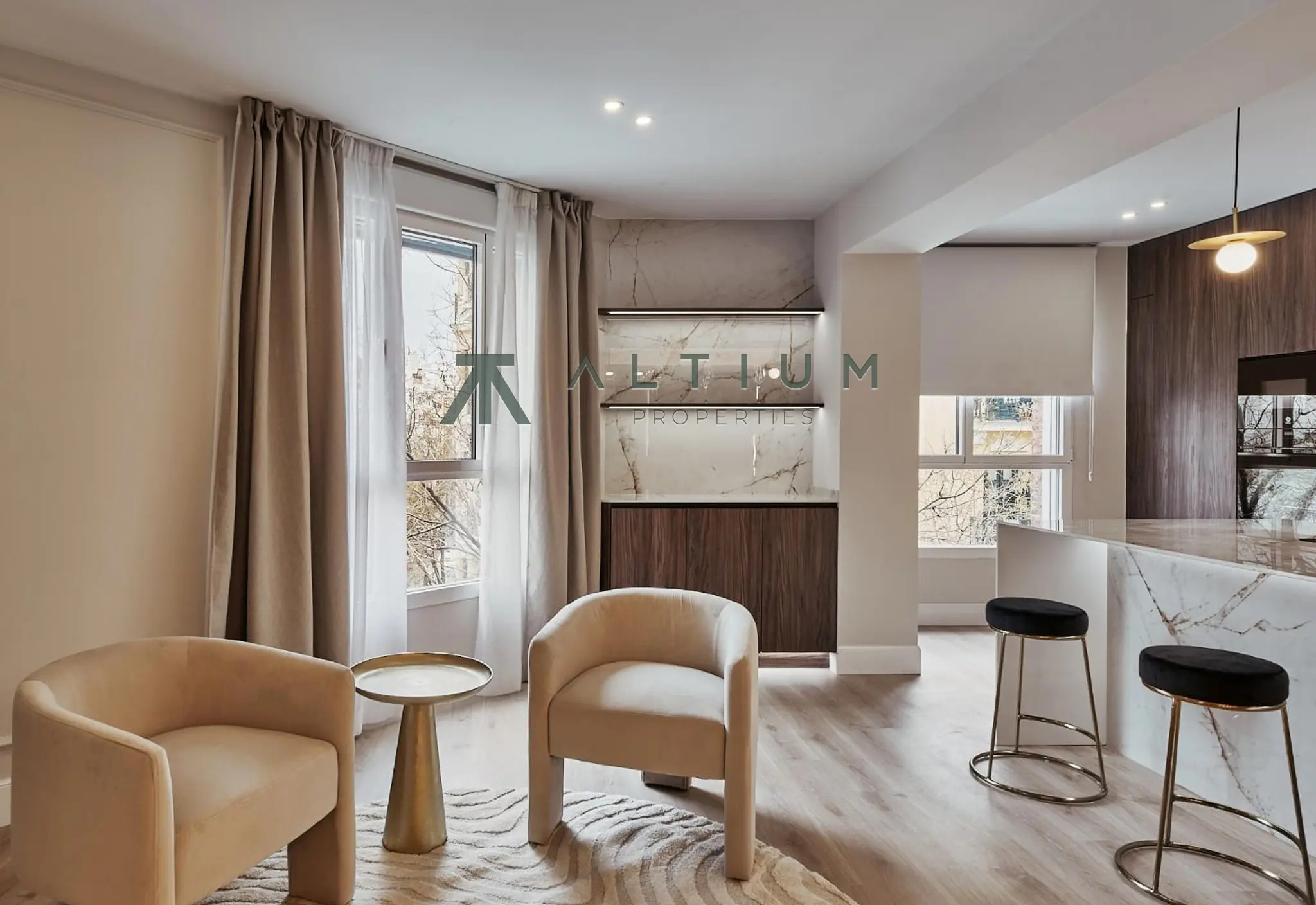 Interior en Goya — Balcones exteriores y diseño funcional en Goya (4 de 29)