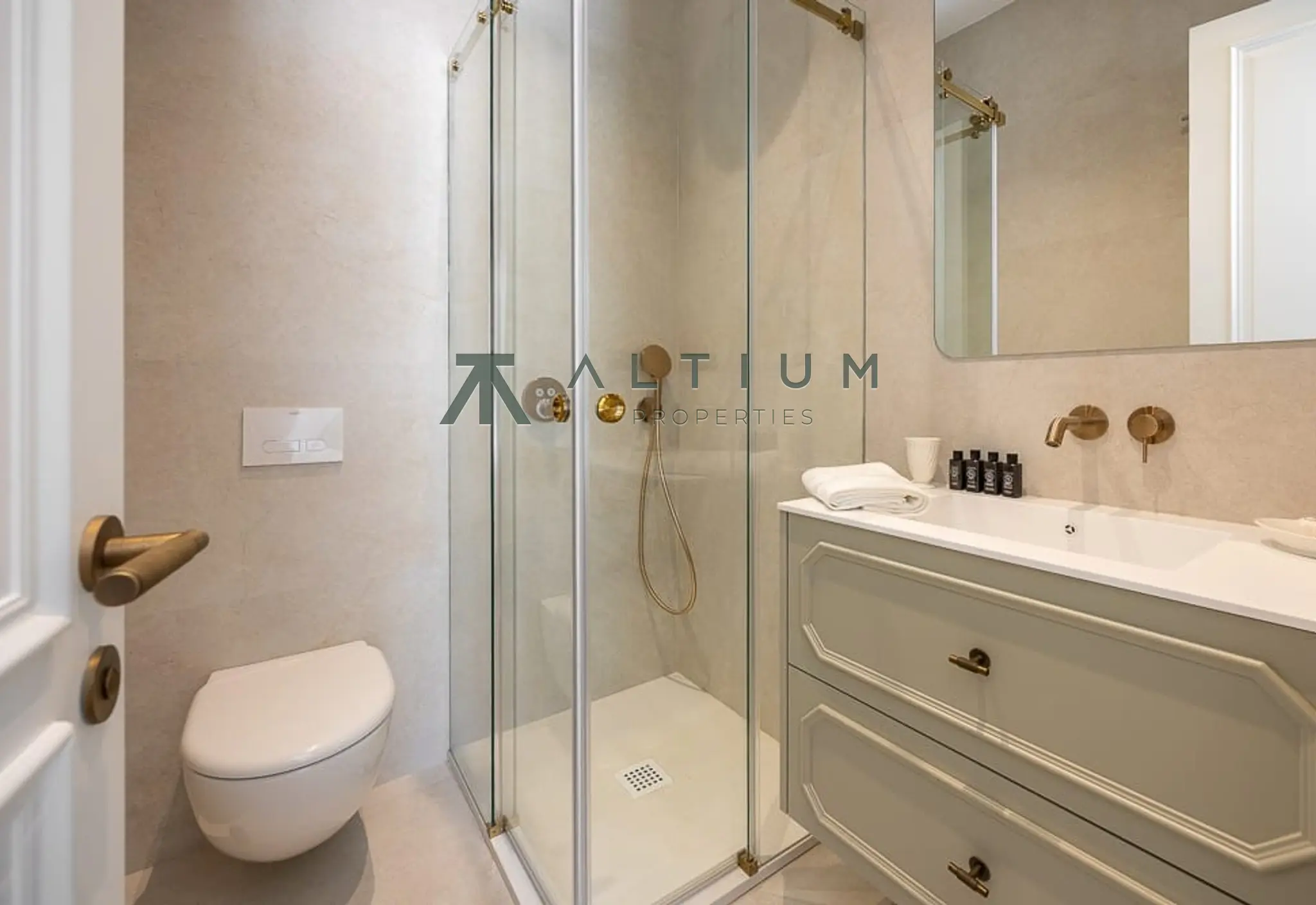 Cuatro suites y una escala residencial excepcional en Recoletos