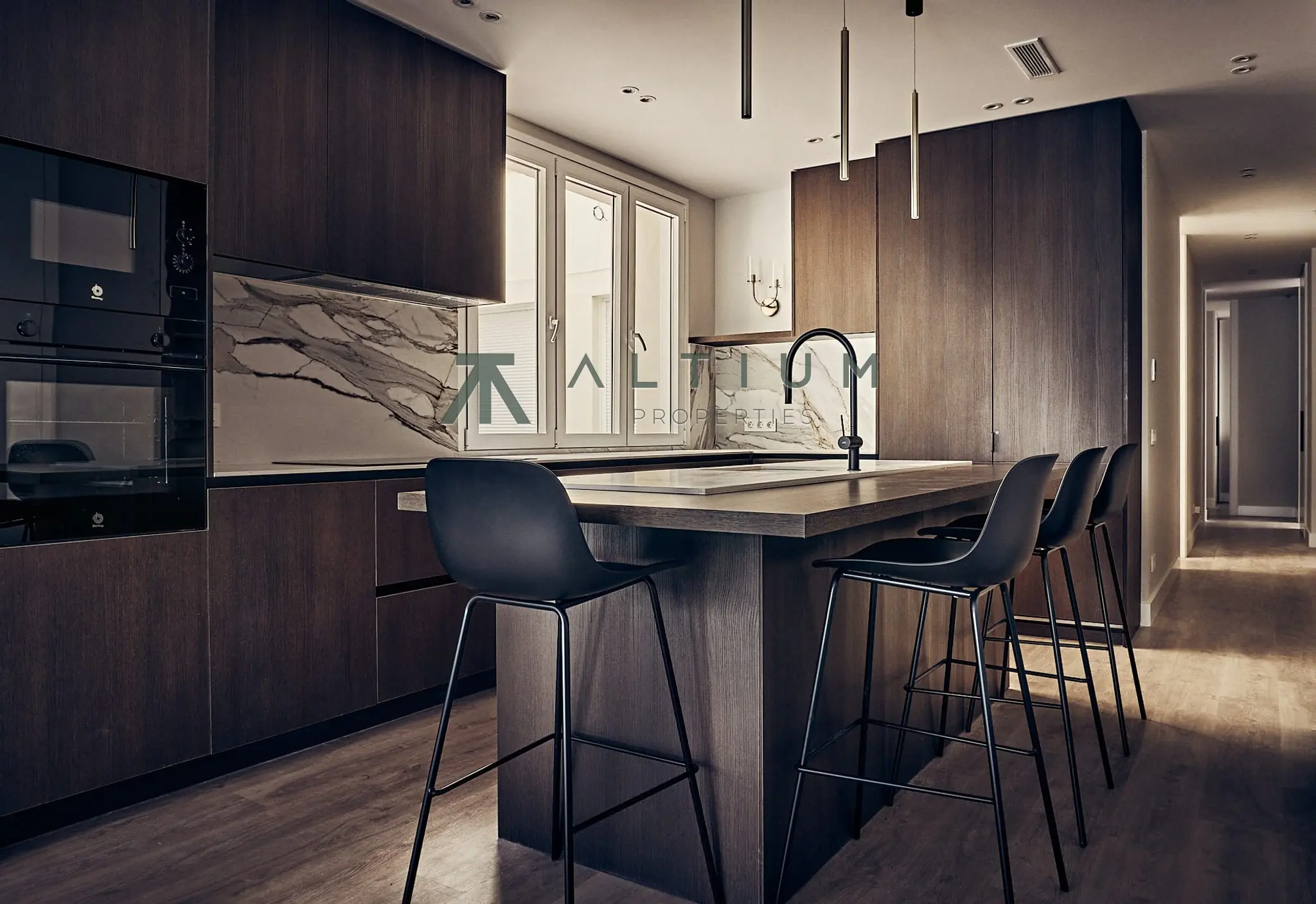 216 m², luz suroeste y cuatro dormitorios en Goya