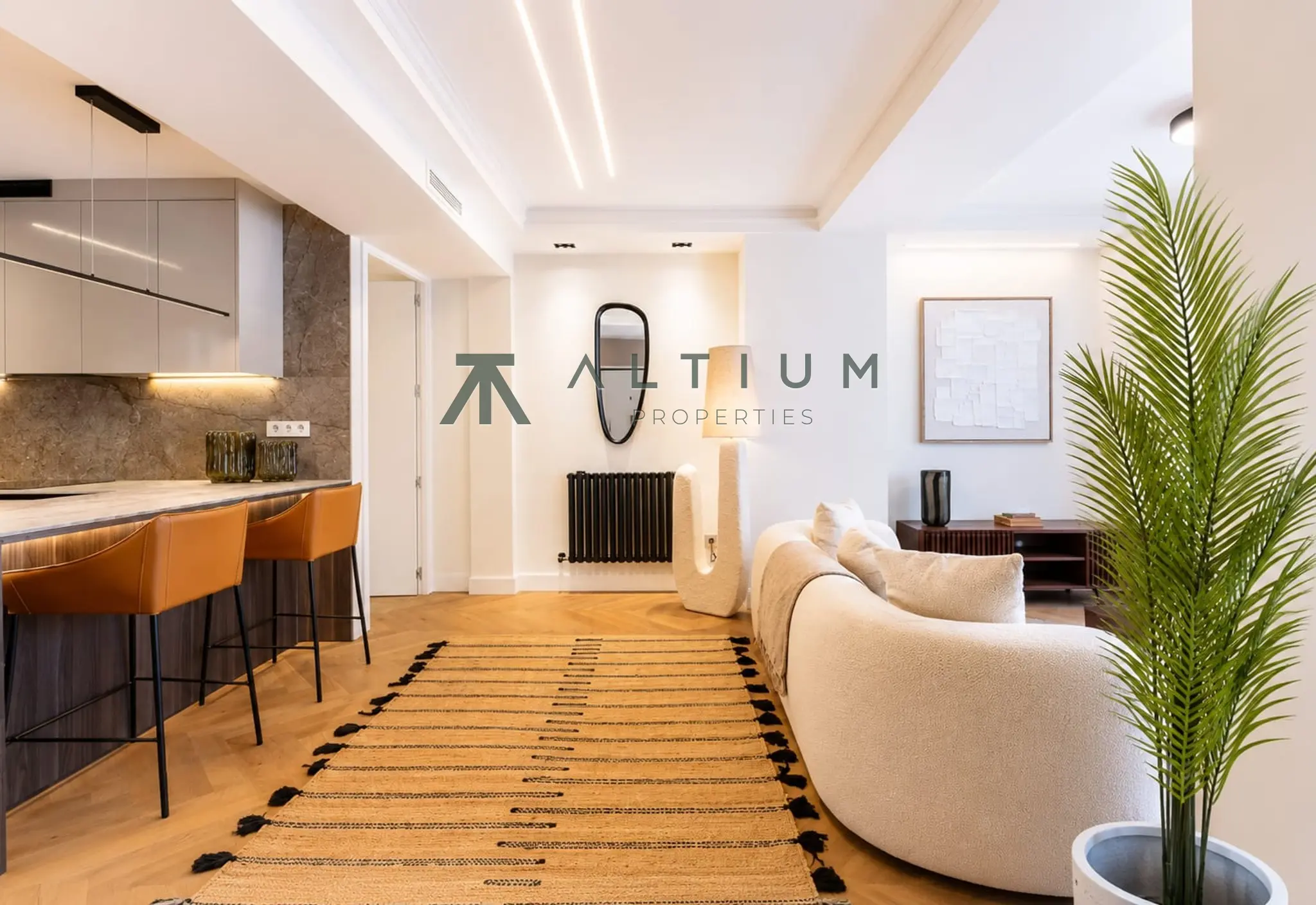 Piso en venta en Goya — Ático con terraza privada y luz de tarde en Goya