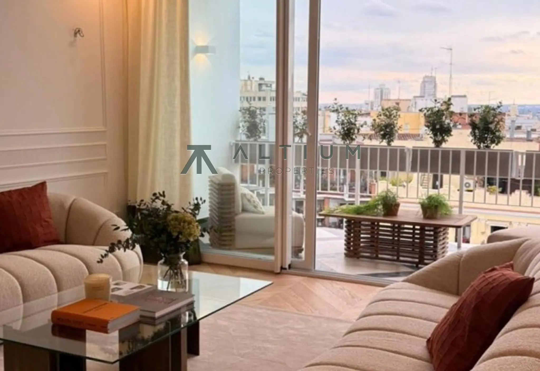 Interior en Almagro — Una séptima planta con terraza y vistas abiertas sobre el corazón de Almagro (3 de 14)