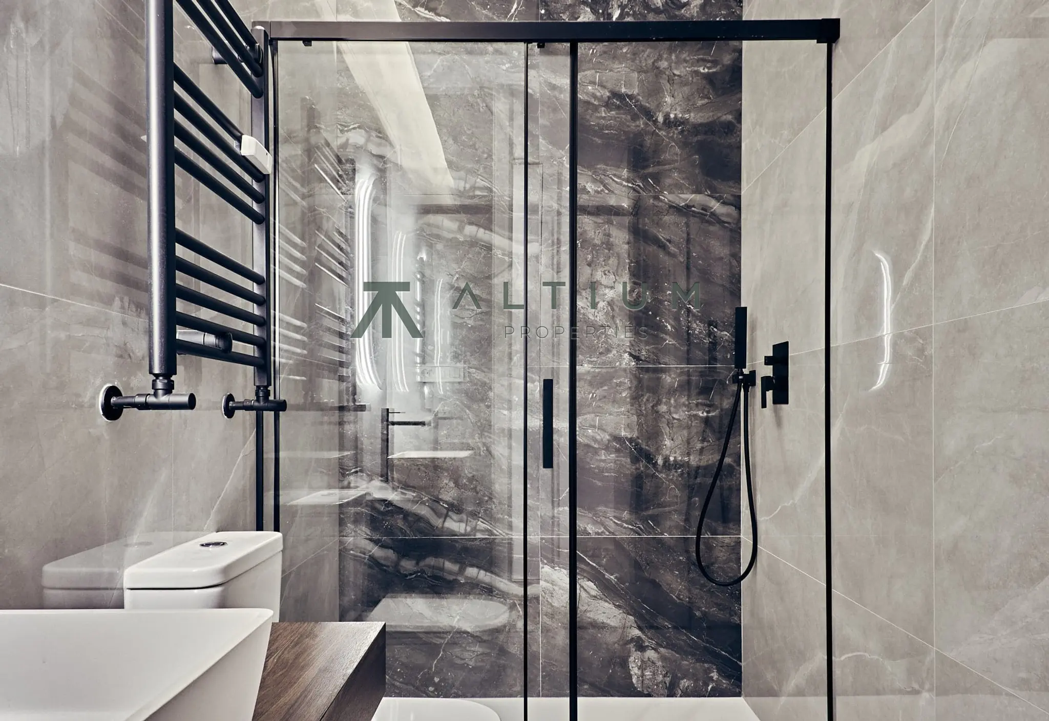 216 m², luz suroeste y cuatro dormitorios en Goya