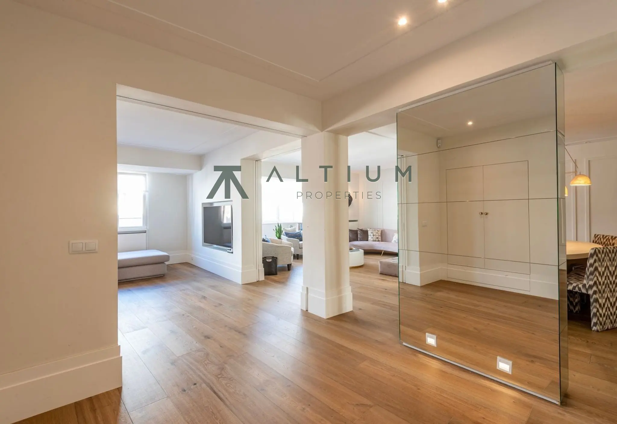 Interior en Almagro — Elegancia residencial y espacios nobles en Almagro (5 de 20)