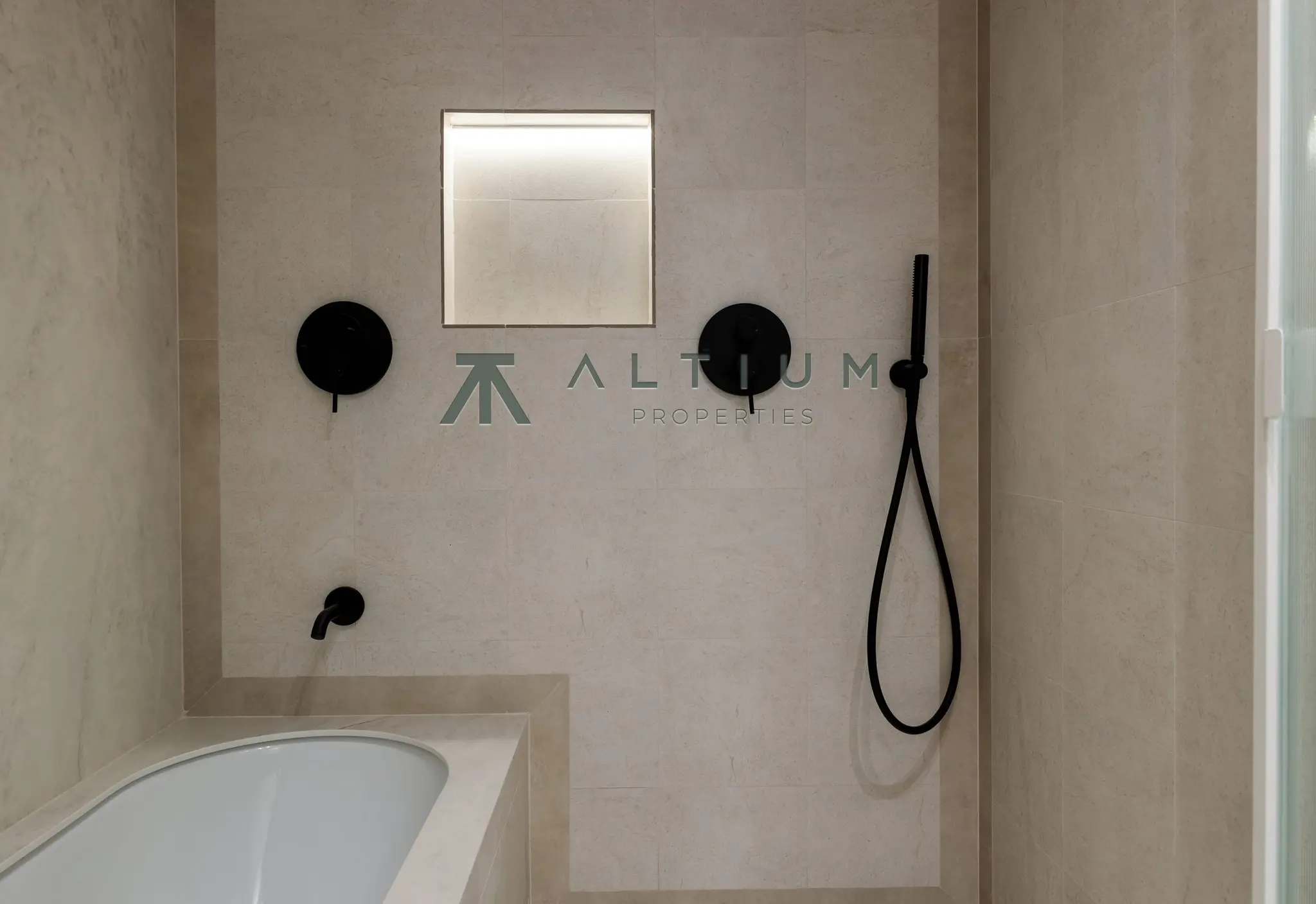 Doble orientación y luz exterior en 115 m²